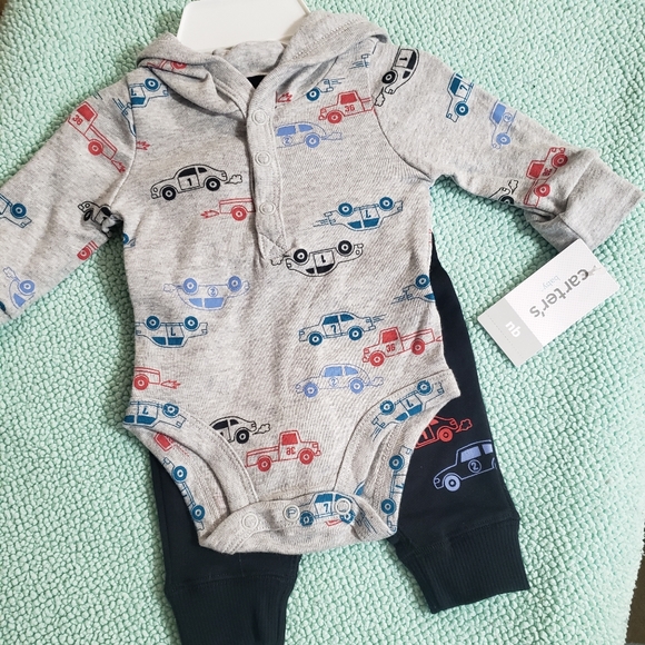 Carters 2 Piece hooded car bodysuit - Picture 3 of 5